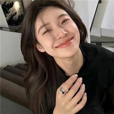 八月鬱金香粤语